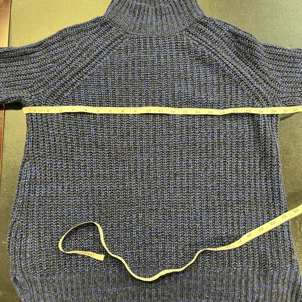 🔥Relativity mock-neck sweater size small - Picture 8 of 9